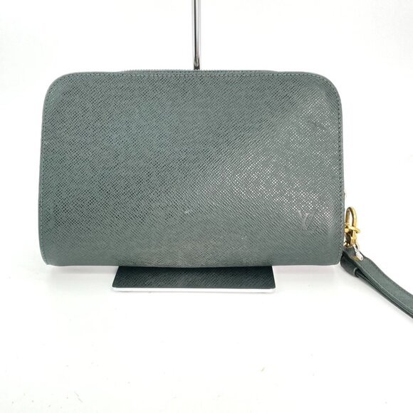 Louis Vuitton - Picture 1 of 16